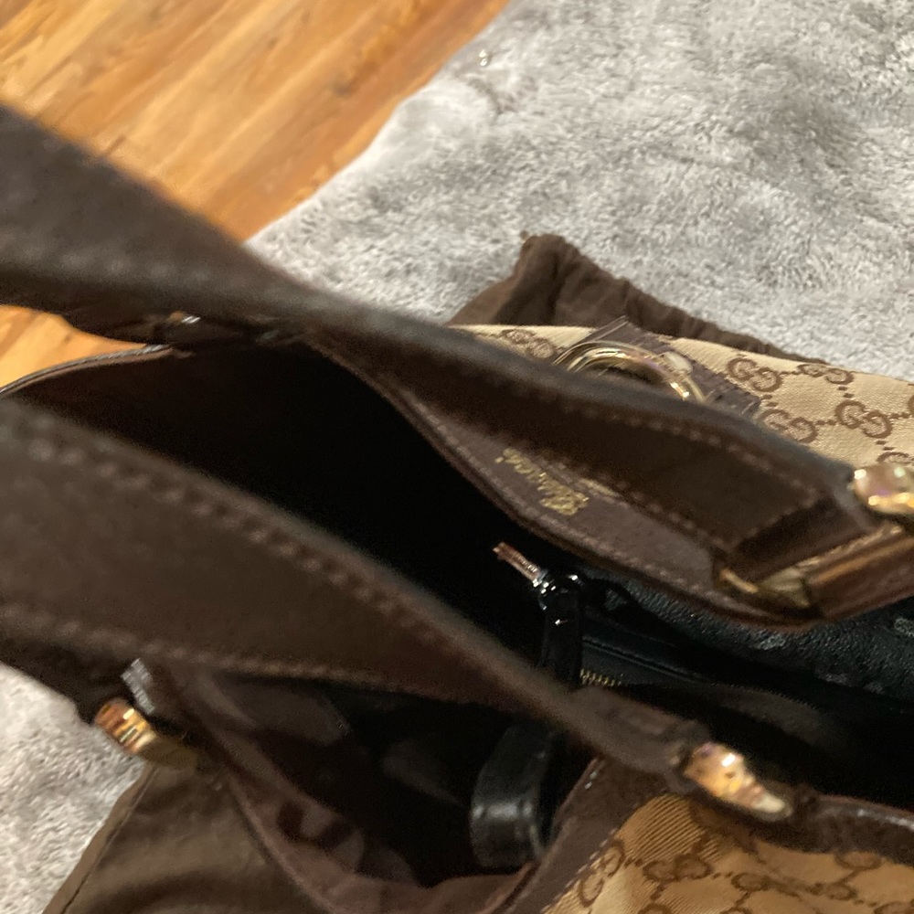 Authentic Vintage Gucci tote photos accurate - Picture 10 of 16